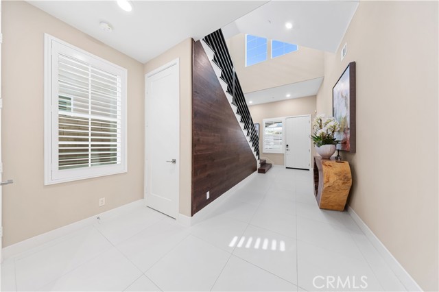 Detail Gallery Image 4 of 60 For 91 Pelican, Irvine,  CA 92618 - 4 Beds | 4/1 Baths