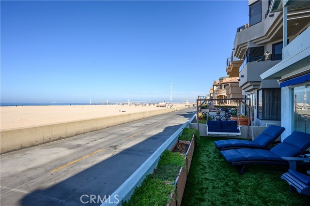 528 The Strand, Hermosa Beach, California 90254, ,Multi-Family,For Sale,The Strand,SB24070261