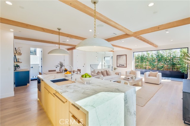 Detail Gallery Image 7 of 54 For 707 2nd St, Hermosa Beach,  CA 90254 - 4 Beds | 4/1 Baths