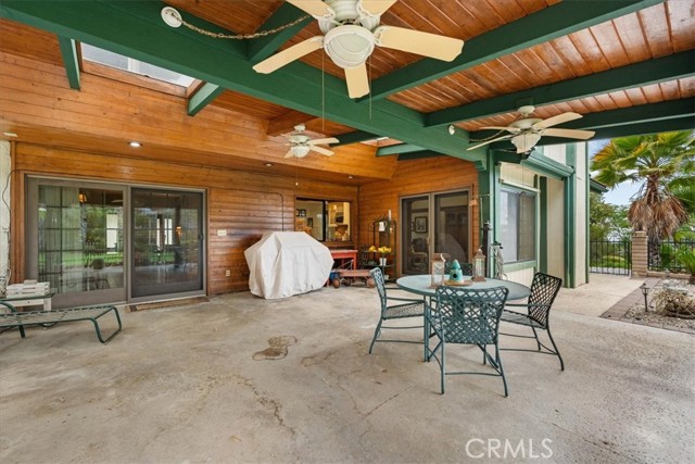 2587 Eagle Circle, Corona CA: https://media.crmls.org/medias/47faf985-9ed4-4cdc-948e-c3e4cb1d43f6.jpg