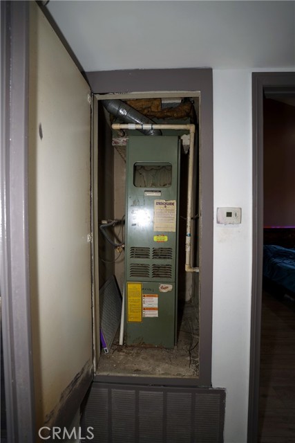 Detail Gallery Image 18 of 46 For 18954 Sherman Way #3,  Reseda,  CA 91335 - 2 Beds | 3 Baths