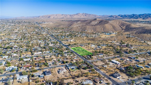 Detail Gallery Image 5 of 10 For 57157 Onaga Trl, Yucca Valley,  CA 92284 - – Beds | – Baths