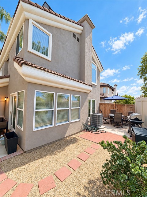 7684 Calle Milan, Highland, CA 92346 photo 3