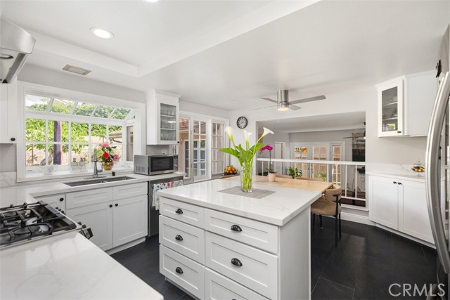Detail Gallery Image 8 of 47 For 21532 Camino Papal, Lake Forest,  CA 92630 - 5 Beds | 3/1 Baths