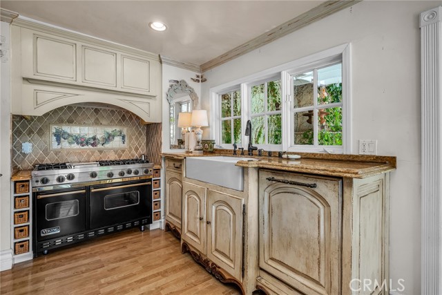 Detail Gallery Image 14 of 34 For 22015 Independencia St, Woodland Hills,  CA 91364 - 3 Beds | 2 Baths