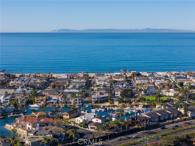 Detail Gallery Image 38 of 59 For 230 Lille Lane #113,  Newport Beach,  CA 92663 - 3 Beds | 3 Baths