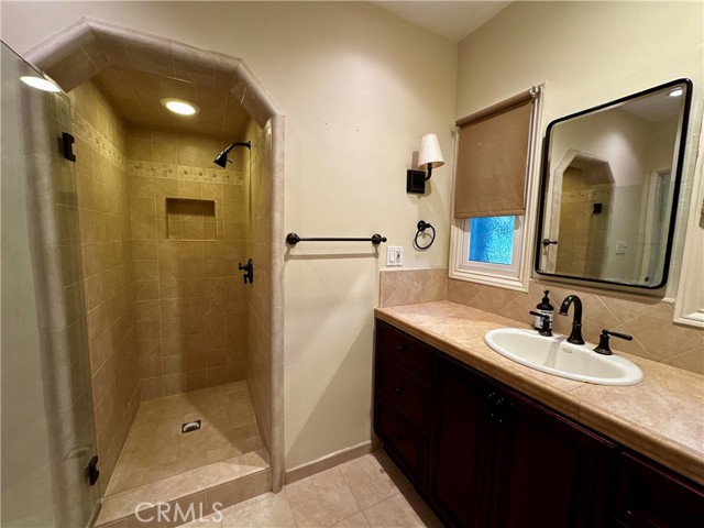 Detail Gallery Image 23 of 36 For 11741 Otsego St, Valley Village,  CA 91607 - 4 Beds | 2/1 Baths