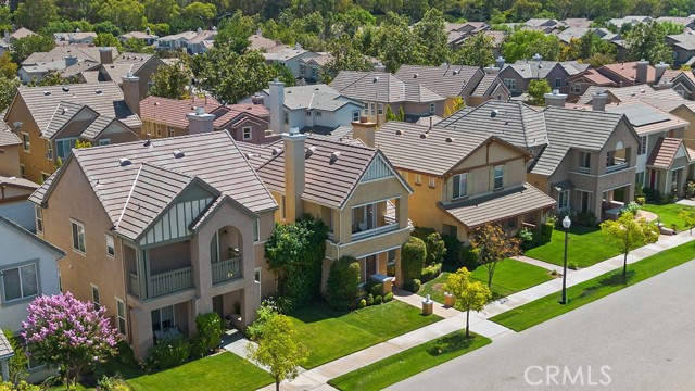 24136 Willowbrooke Court, Valencia CA: https://media.crmls.org/medias/47fe846f-7af0-440d-a505-ebac1c314979.jpg