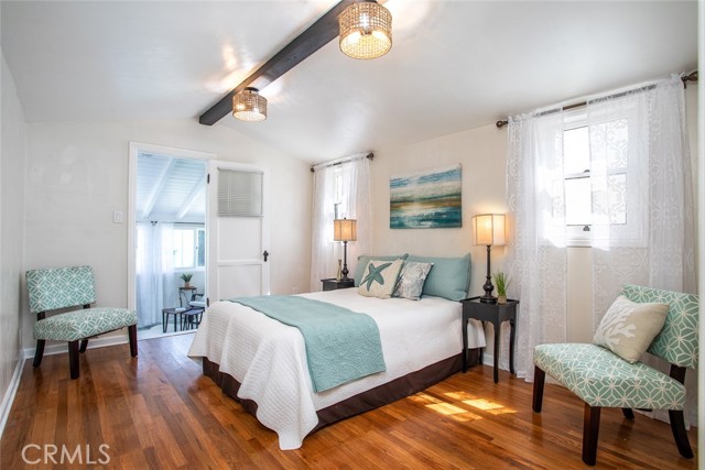 130 Claremont Avenue, Long Beach CA: https://media.crmls.org/medias/47ffb4b6-1940-455d-a3c4-424894ced092.jpg