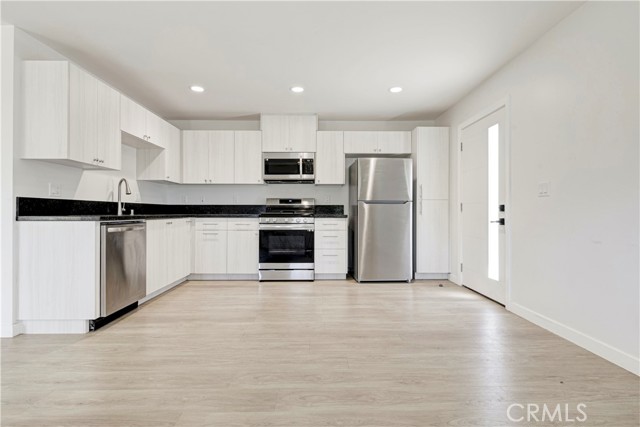 Detail Gallery Image 22 of 24 For 2641 Hermosa a,  Montrose,  CA 91020 - 4 Beds | 2 Baths