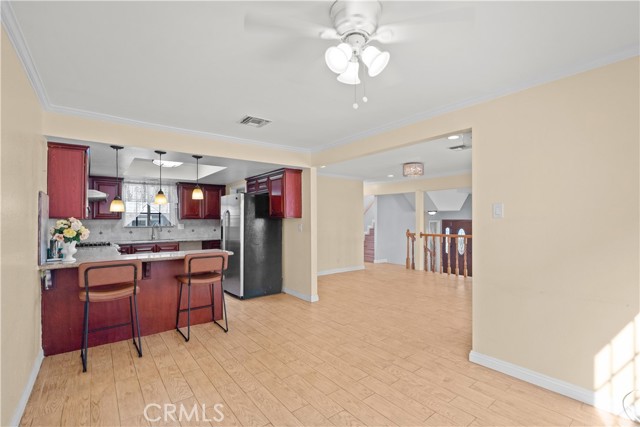 215 N Maple Avenue, Montebello CA: https://media.crmls.org/medias/48007680-ffda-442e-9ce7-e0a38483262e.jpg