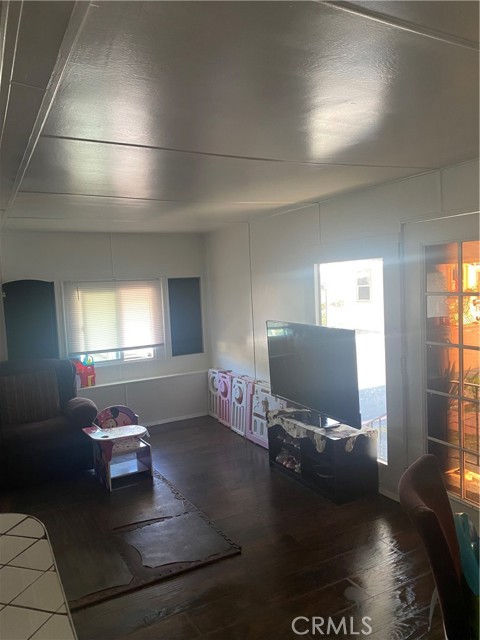 Detail Gallery Image 11 of 29 For 23701 Western, Torrance,  CA 90501 - 2 Beds | 1 Baths