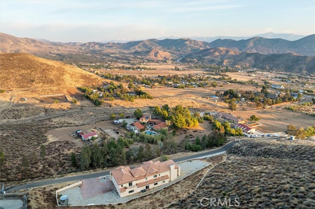 9455 Hierba Road, Agua Dulce, California 91390, 5 Bedrooms Bedrooms, ,5 BathroomsBathrooms,Single Family Residence,For Sale,Hierba,SR25008894