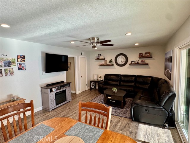 Detail Gallery Image 12 of 35 For 1795 N 1st Ave, Upland,  CA 91784 - 4 Beds | 3 Baths