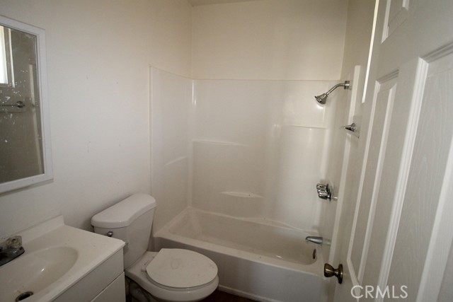 404 N 4th Avenue, Barstow CA: https://media.crmls.org/medias/48017c17-9d78-4377-b590-f9eec54eb1fa.jpg