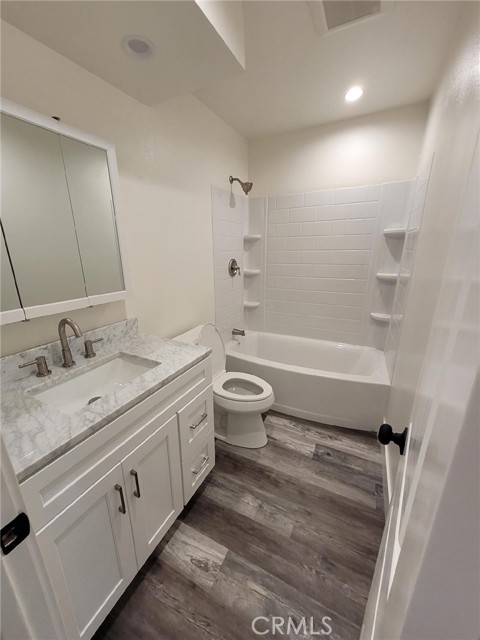 Detail Gallery Image 7 of 18 For 402 E Glendale Dr, Orange,  CA 92865 - 6 Beds | 4 Baths