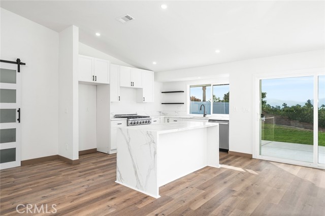 1563 Gary Lane, Redlands CA: https://media.crmls.org/medias/480229f9-d66f-4cf9-8a20-395a61cbb93e.jpg
