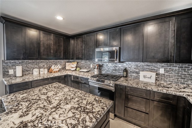 Detail Gallery Image 27 of 68 For 42031 San Jose Dr, San Jacinto,  CA 92583 - 4 Beds | 3 Baths