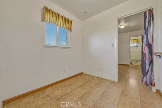 Image 27 of 46 For 8136 Walnut Avenue