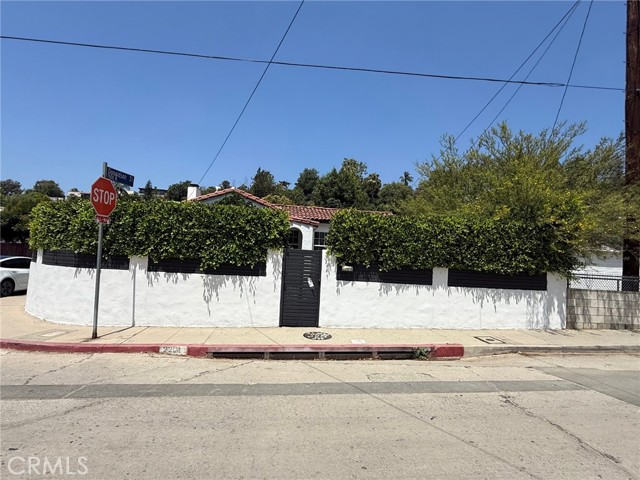 Detail Gallery Image 4 of 15 For 2201 Avon, Los Angeles,  CA 90026 - – Beds | – Baths