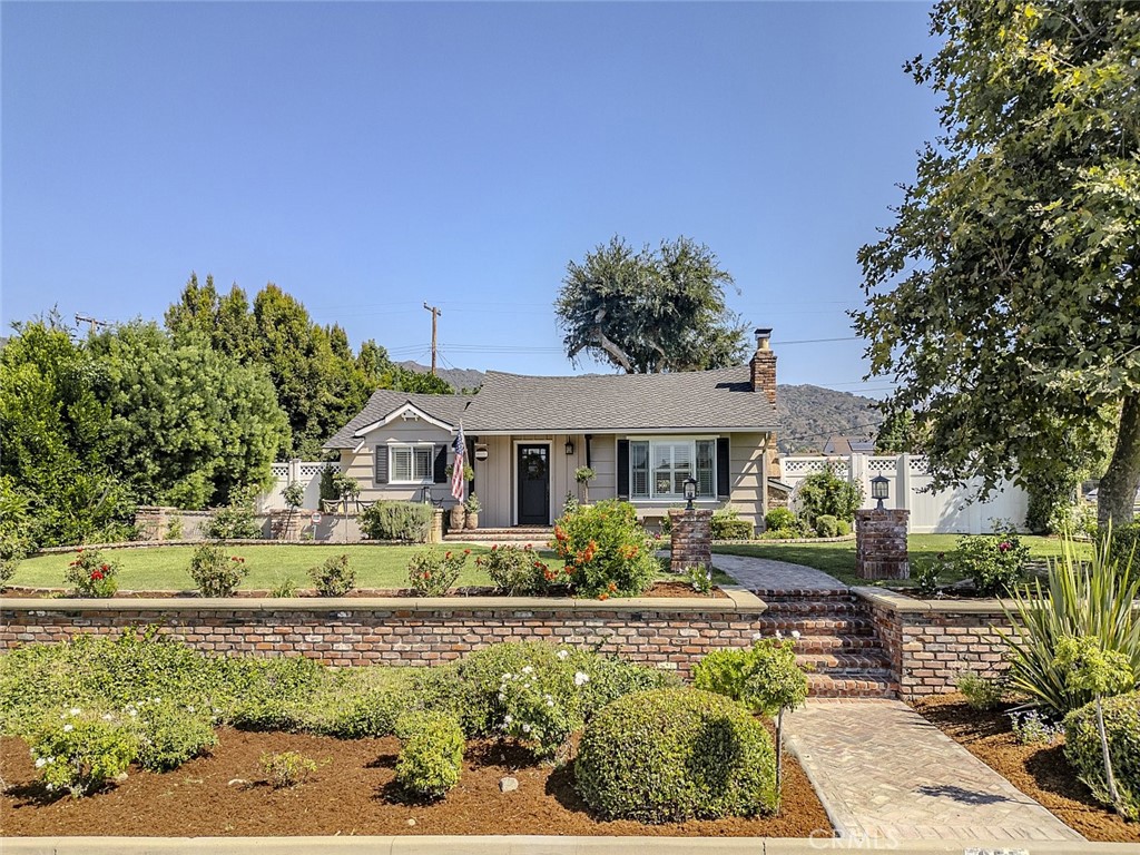 855 E Meda Avenue