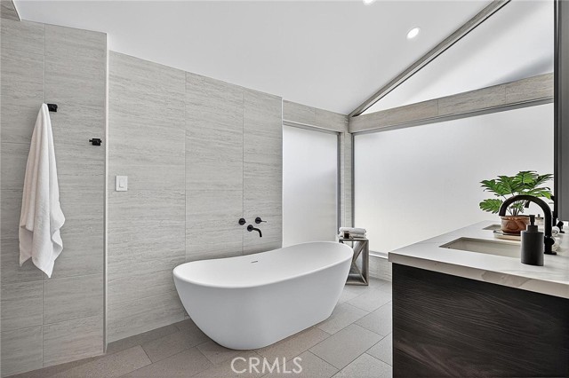 6441 Via De Anzar, Rancho Palos Verdes CA: https://media.crmls.org/medias/4804e268-772c-4d67-9146-2c8c37df7955.jpg
