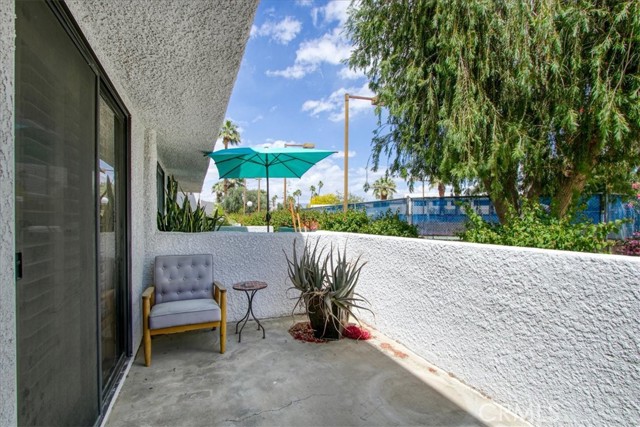 34372 Laura Way, Rancho Mirage CA: https://media.crmls.org/medias/48080625-512d-4951-a5e1-fb5f7f1bcc17.jpg