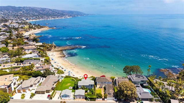 1051 Marine Drive, Laguna Beach CA: https://media.crmls.org/medias/48080bdd-c022-46ea-8636-2a6f260b70a1.jpg