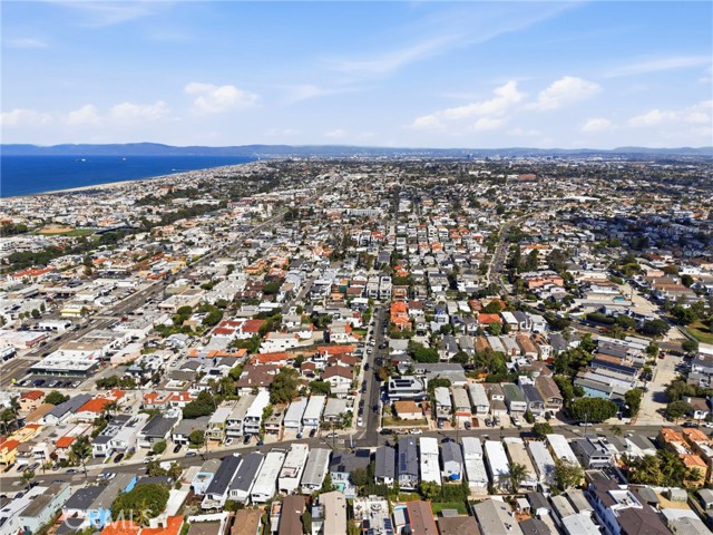 1002 3rd St, Hermosa Beach, California 90254, 4 Bedrooms Bedrooms, ,2 BathroomsBathrooms,Residential,For Sale,3rd St,SB26070138
