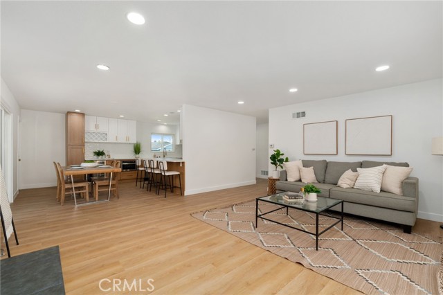 Detail Gallery Image 6 of 30 For 2076 N Diamond, Orange,  CA 92867 - 4 Beds | 2 Baths