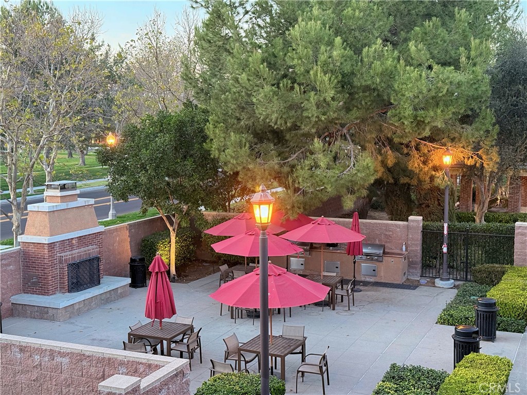 https://media.crmls.org/medias/48097cc7-e417-473f-882d-a265d7bda35d.jpg?preset=X-Large