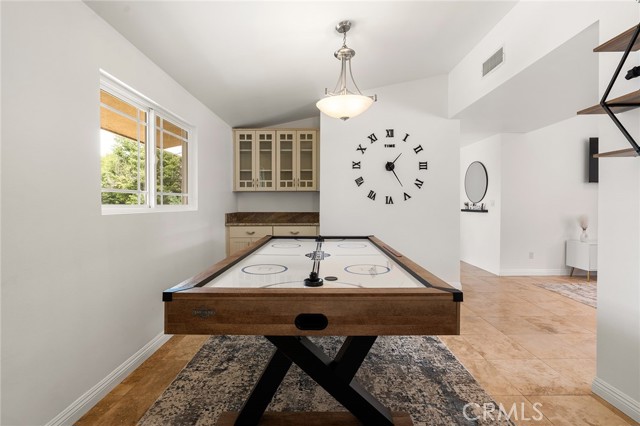Detail Gallery Image 7 of 27 For 20300 Oxnard, Woodland Hills,  CA 91367 - 3 Beds | 2 Baths