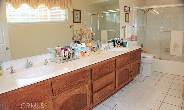 19 Black Oak Drive, Phillips Ranch CA: https://media.crmls.org/medias/480bba51-5a88-4e0a-8375-5a96254988f3.jpg