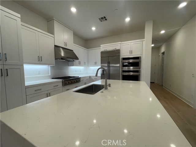 Detail Gallery Image 3 of 22 For 113 Bosal, Irvine,  CA 92618 - 4 Beds | 4 Baths