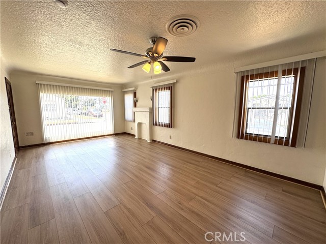 1049 W 65th Place, Los Angeles CA: https://media.crmls.org/medias/480ce14b-2082-48df-af1f-c4917f289e50.jpg