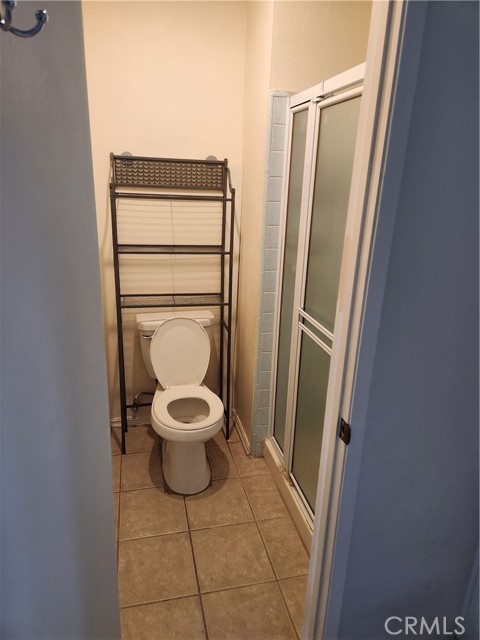 Detail Gallery Image 22 of 22 For 13621 Valerio St #B,  Van Nuys,  CA 91405 - 3 Beds | 2/1 Baths