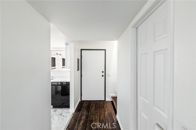 Detail Gallery Image 7 of 24 For 2310 N Fairview St #208,  Burbank,  CA 91504 - 2 Beds | 3 Baths