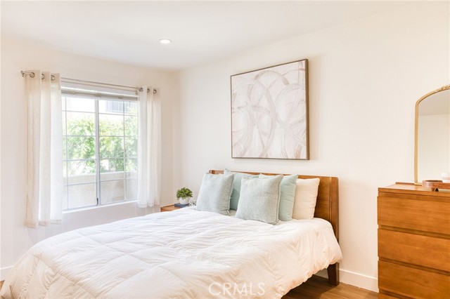 5510 Owensmouth, 218 photo 11
