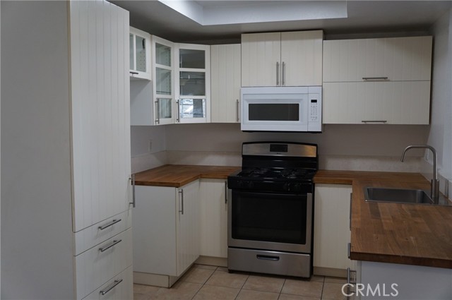 20235 Keswick Street, 202 photo 3