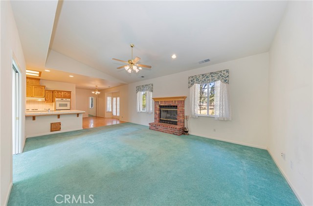 41028 Shandee Lane, Ahwahnee CA: https://media.crmls.org/medias/48111527-4a23-4c39-9663-86f35c1abeee.jpg