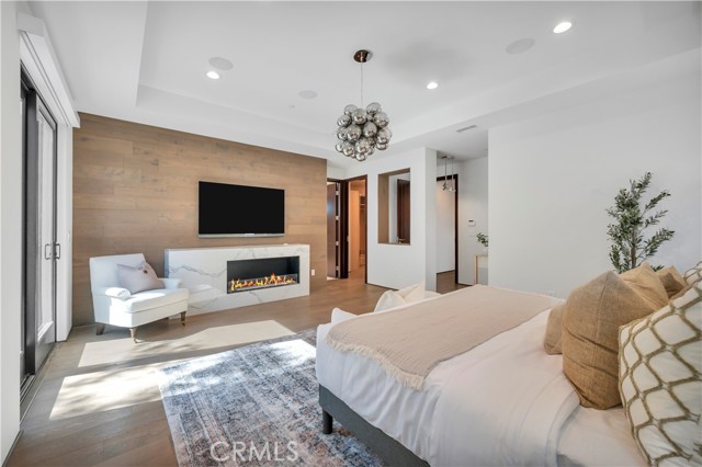 332 Avenue E, Redondo Beach, California 90277, 5 Bedrooms Bedrooms, ,6 BathroomsBathrooms,Residential,For Sale,Avenue E,SB26070979