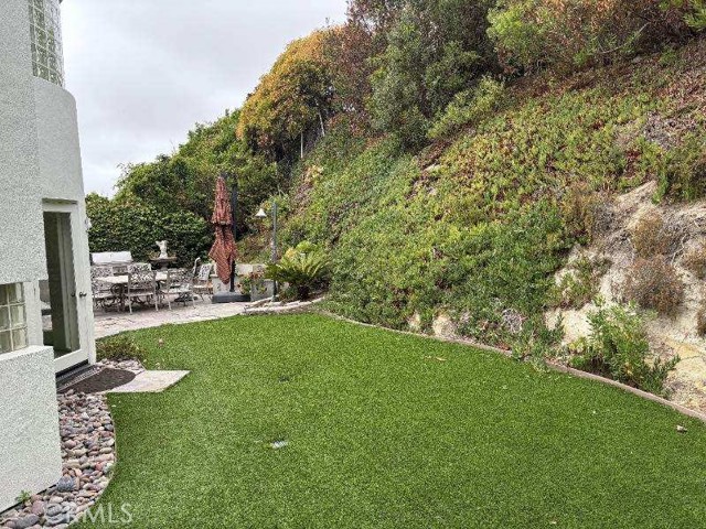 Detail Gallery Image 18 of 21 For 2828 Bernard Ct, Laguna Beach,  CA 92651 - 5 Beds | 3/1 Baths