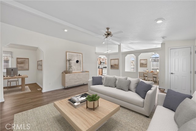 5001 W Florida, Hemet CA: https://media.crmls.org/medias/48119268-7a1e-471b-96d9-f6be35bc9f17.jpg