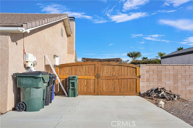 Detail Gallery Image 5 of 53 For 13935 Rincon Rd, Apple Valley,  CA 92307 - 4 Beds | 2/1 Baths