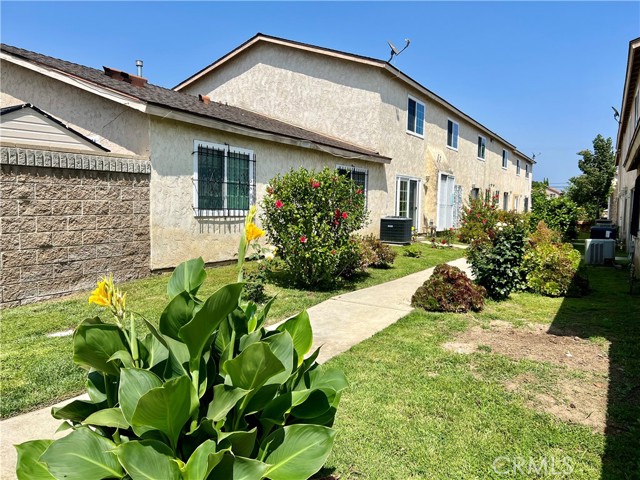 Detail Gallery Image 1 of 39 For 8607 Burnet Ave #H,  North Hills,  CA 91343 - 2 Beds | 1/1 Baths