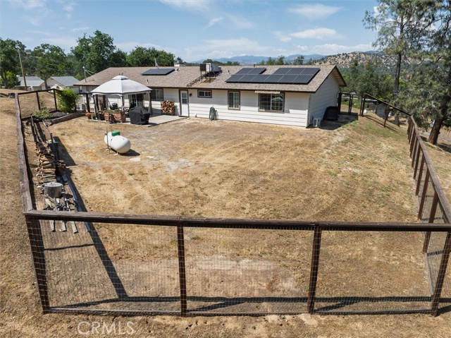 30015 Stetson Drive, Coarsegold CA: https://media.crmls.org/medias/4812e89c-8ffd-4e6c-9b6c-48a16aabc94f.jpg