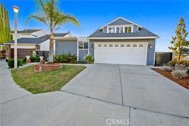 Detail Gallery Image 1 of 27 For 520 Golden Sky Ln, Anaheim,  CA 92807 - 3 Beds | 2 Baths