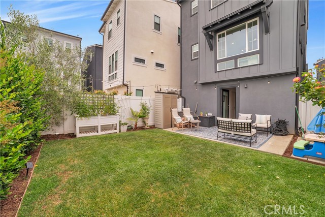 516 Caleigh Lane, Costa Mesa CA: https://media.crmls.org/medias/481343f9-1f90-4c7a-8334-87b2ebd04814.jpg