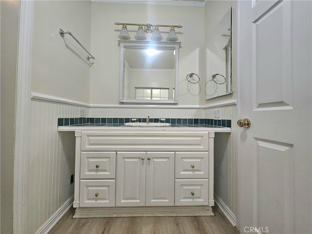 https://media.crmls.org/medias/48140004-d59c-4f9b-9173-5819cf73df80.jpg?preset=X-Large