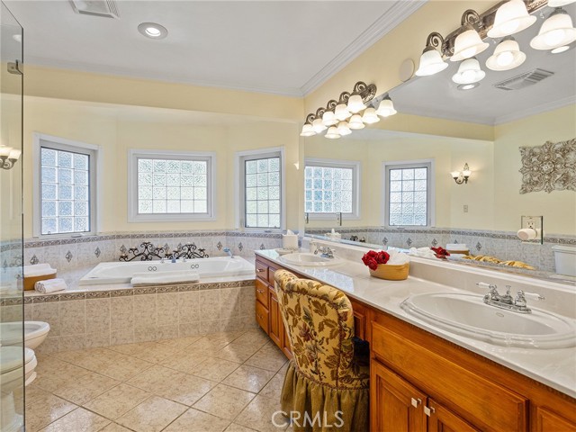 5815 Irving Avenue, La Crescenta CA: https://media.crmls.org/medias/4814f29b-12f4-4e99-b63e-0e0709c723e9.jpg